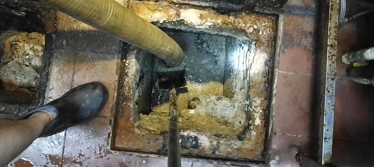 兰陵污水池清理一般都有毒气，怎么预防中毒呢？